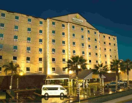 Antaris Galerias - Best Pool Hotels in Monterrey