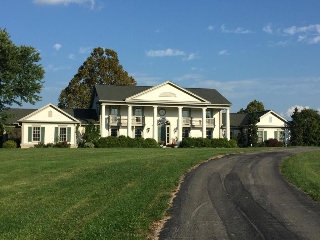 The B & B at Queenslake - Best Hotels in Kentucky