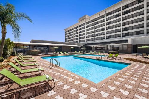 DoubleTree by Hilton New Orleans Airport - Best Pool Hotels in New Orleans, LA