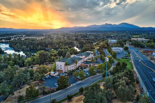Hilton Garden Inn Redding - Best Business Hotels in Redding, CA