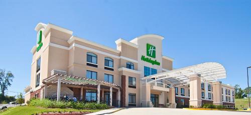 Holiday Inn Vicksburg by IHG - Best Pool Hotels in Mississippi