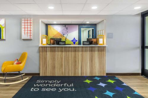 Spark By Hilton Roanoke Airport - Best Pool Hotels in Roanoke, VA