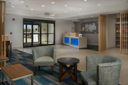 Holiday Inn Express Lawrence, an IHG Hotel