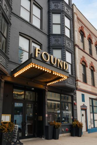 FOUND Hotel Chicago River North - Best Value Hotels in Chicago