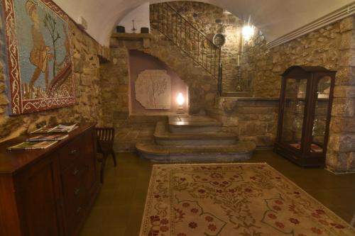 Pensió Bellmirall - Best Hotels in Girona