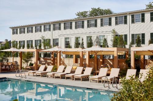 Faraway Martha's Vineyard - Pet Friendly Hotels in Massachusetts