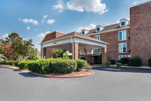Baymont by Wyndham Montgomery AL - Best Hotels with Free Breakfast in Montgomery, AL