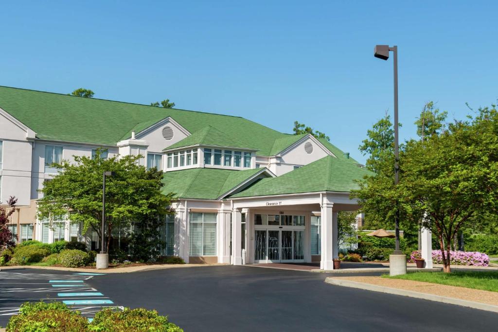 Hilton Garden Inn Newport News - Best Parking Hotels in Virginia Beach, VA