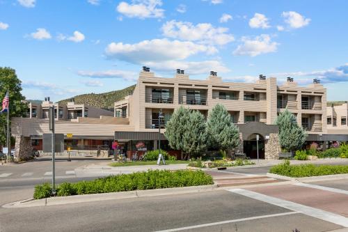 The Christie Lodge – All Suite Property Vail Valley/Beaver Creek - Best Parking Hotels in Vail, CO