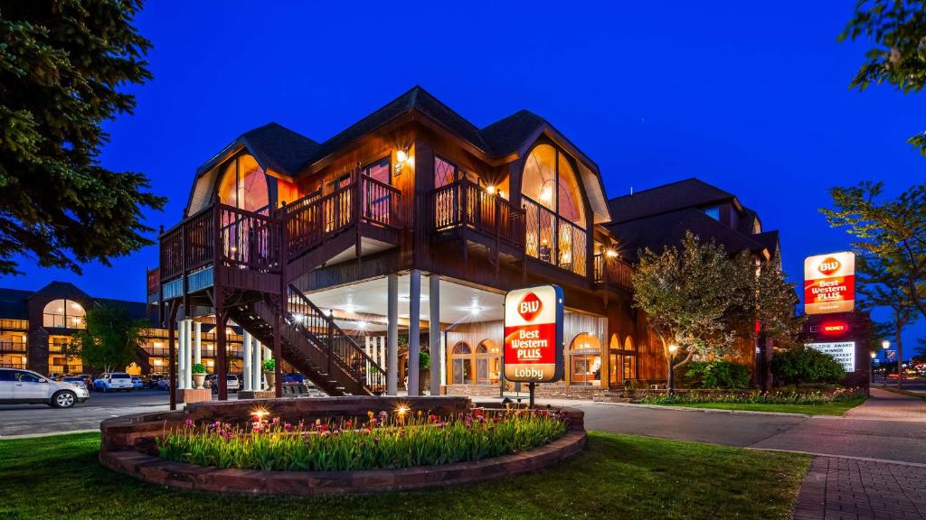 Best Western Plus Dockside Waterfront Inn - Best Hotels in Mackinaw City, MI