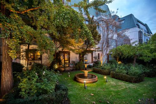 Park Plaza Bonaparte Boutique - Best Pool Hotels in Santiago