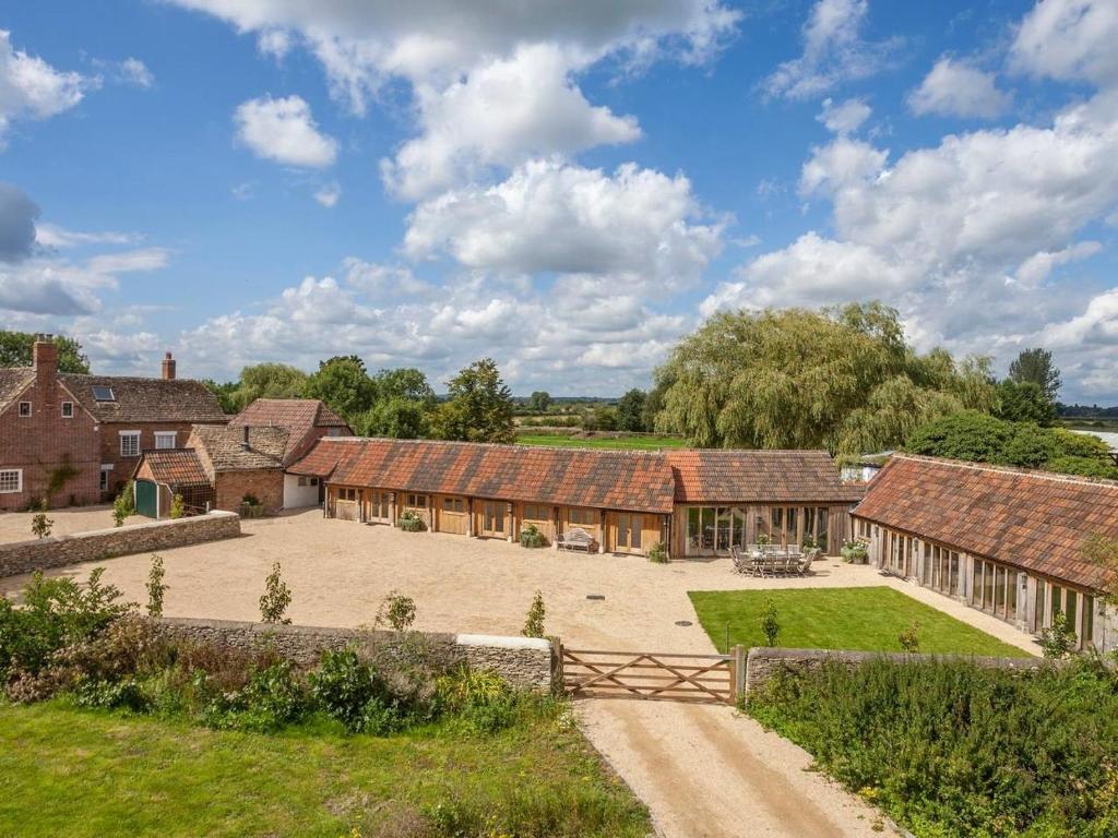 The Cowsheds - Best Hotels in Wiltshire