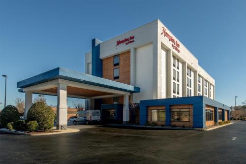 Hampton Inn Newport News-Yorktown - Best Parking Hotels in Virginia Beach, VA