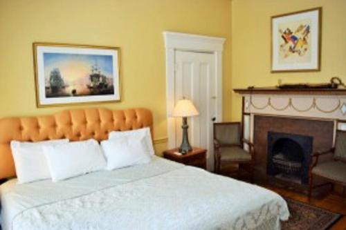 Bellevue House - Best Hotels with Free Breakfast in Newport, RI