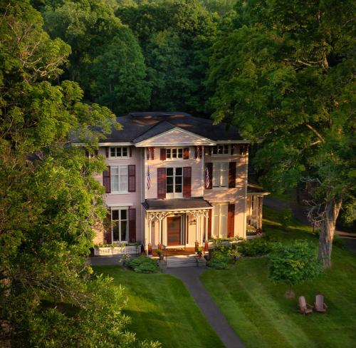Landmark Inn - Best Hotels in Cooperstown