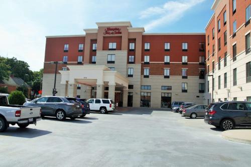 Hampton Inn & Suites Cincinnati/Uptown - University Area - Best Pool Hotels in Cincinnati, OH