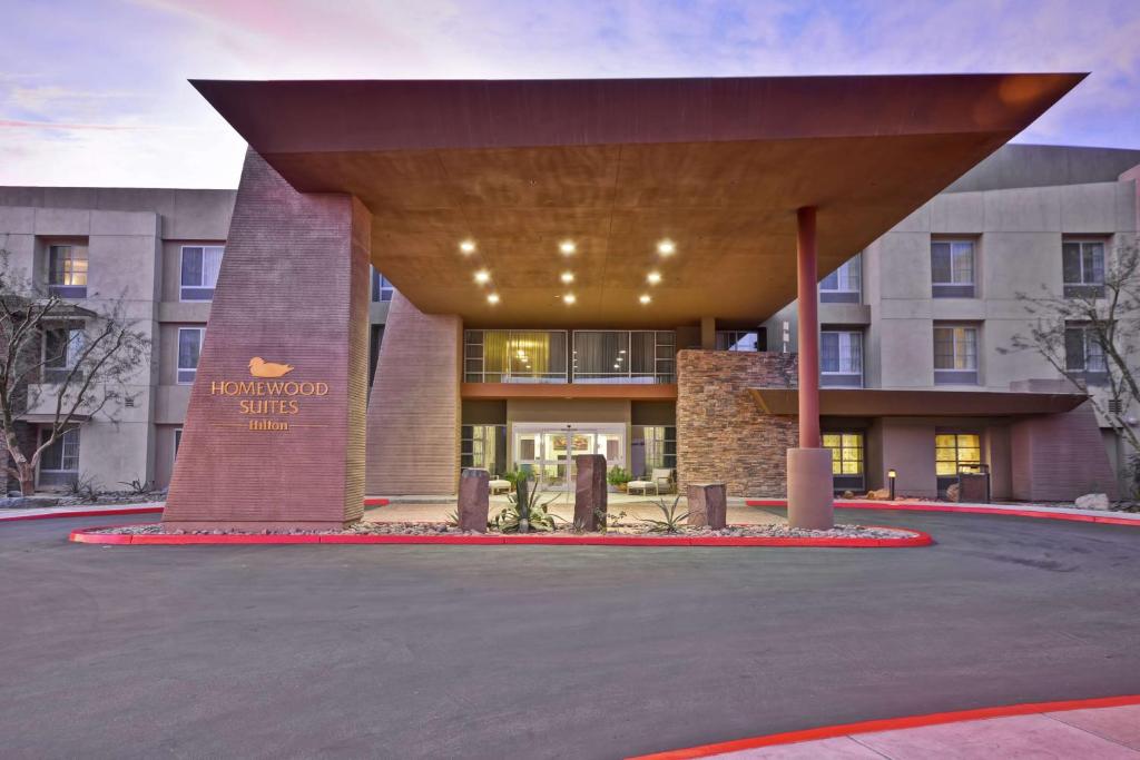Homewood Suites by Hilton Palm Desert - Best Hotels with Free Breakfast in Palm Springs, CA