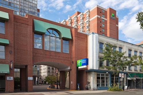 Holiday Inn Express Toronto Downtown by IHG - Best Hotels with Free Breakfast in Toronto