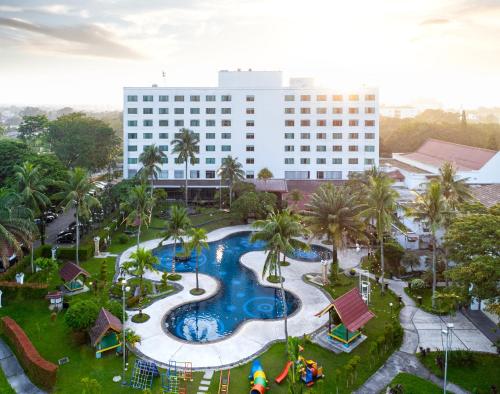Aryaduta Pekanbaru - Best Hotels with Airport Shuttle Service in Indonesia