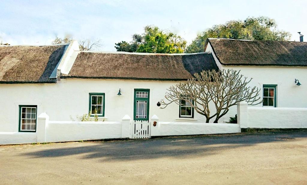 Old Thatch Lodge - Best Hotels in Swellendam