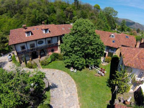 Casona Camino Real De Selores - Best Hotels in Cantabria