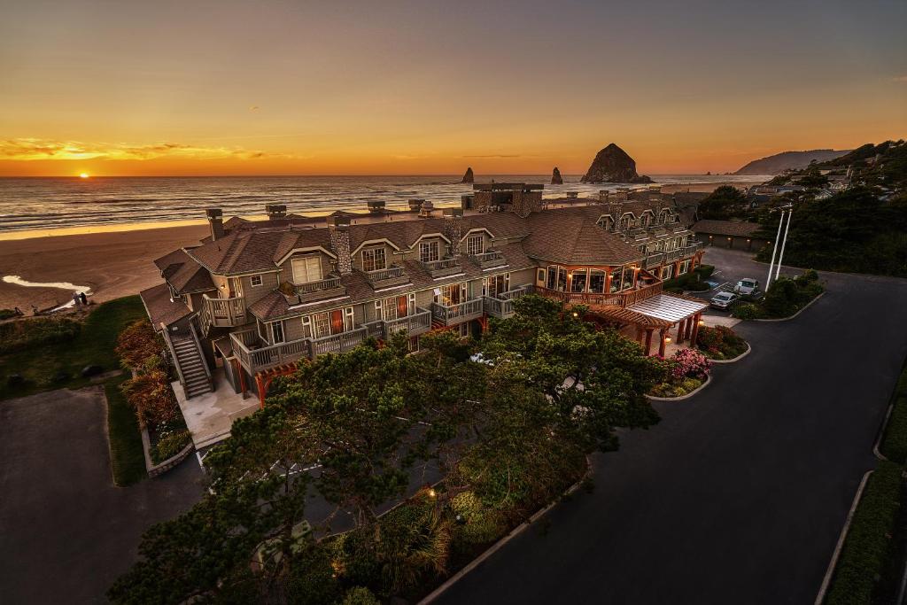 Stephanie Inn - Best Hotels in Cannon Beach