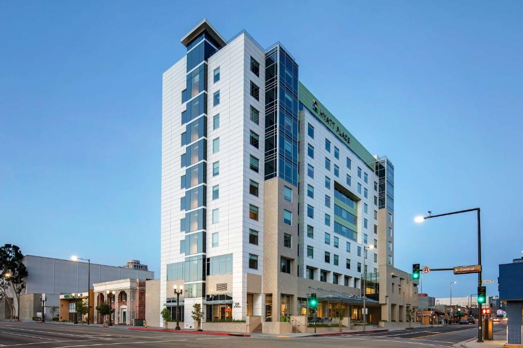 Hyatt Place Glendale/Los Angeles - Best Pool Hotels in Los Angeles, CA
