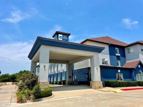 Best Western Roanoke Inn & Suites - Best Parking Hotels in Roanoke, VA