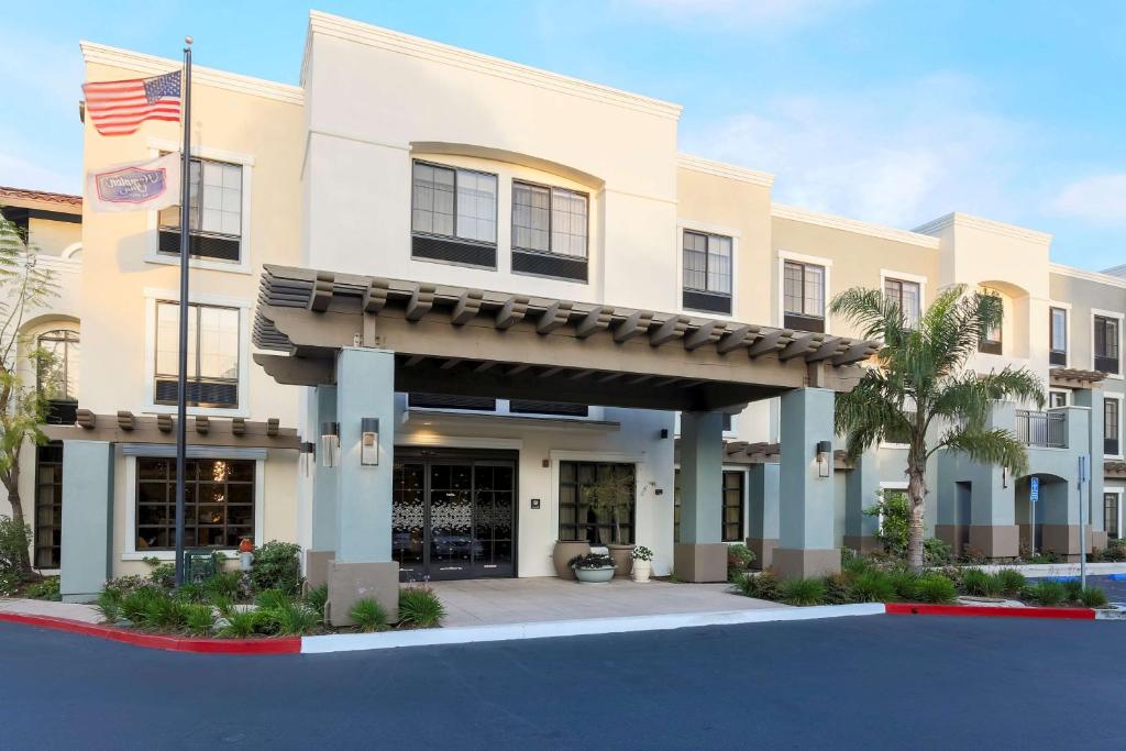 Hampton Inn Santa Barbara/Goleta - Best Pool Hotels in Santa Barbara, CA
