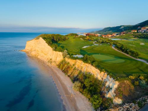 Thracian Cliffs Golf & Beach Resort - Best Parking Hotels in Bulgaria