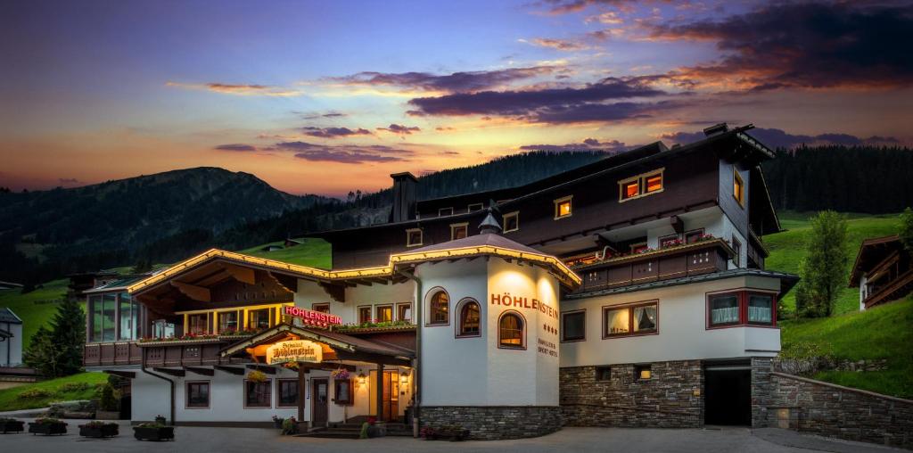Hotel Höhlenstein - Best Hotels with Free Breakfast in Innsbruck