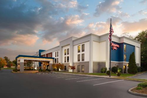Hampton Inn Roanoke/Hollins - I-81 - Best Hotels in Roanoke, VA
