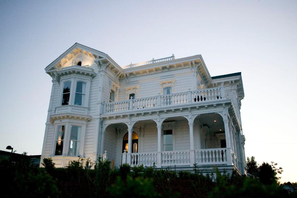 West Cliff Inn, A Four Sisters Inn - Best Hotels in Santa Cruz, CA