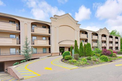 hotels with suites in Parsippany