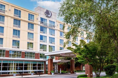DoubleTree by Hilton Hotel Boston Bayside - Best Hotels with Airport Shuttle Service in Boston, MA