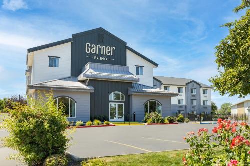 Garner Hotel Boise Airport by IHG - Best Pool Hotels in Boise, ID
