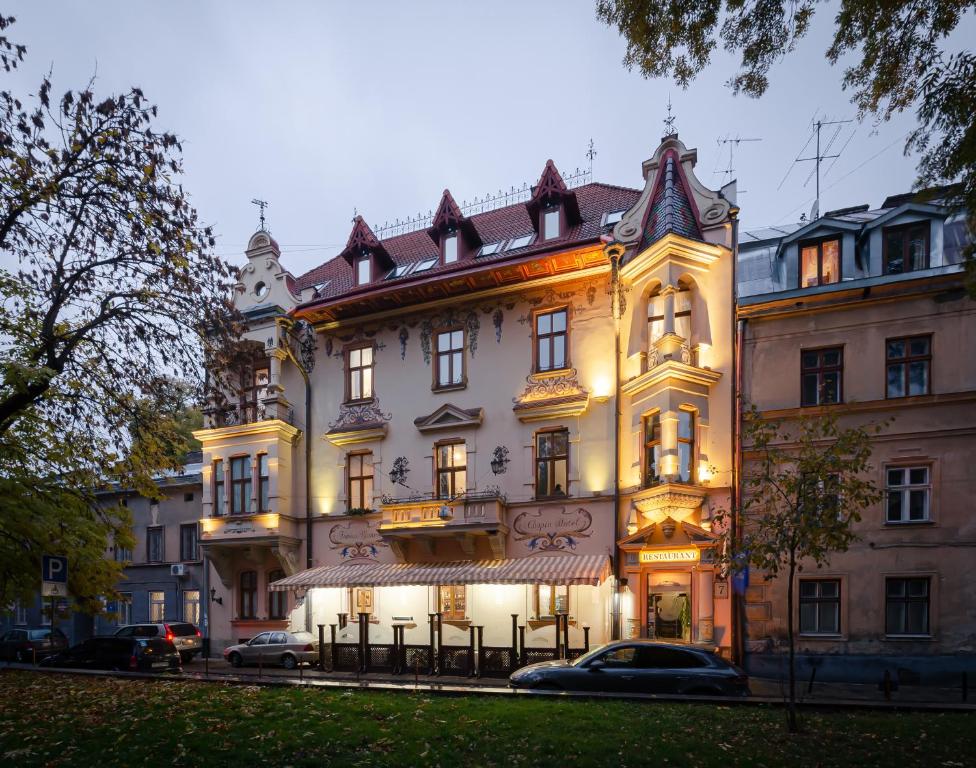 Chopin Hotel - Best Hotels with Free Breakfast in Ukraine