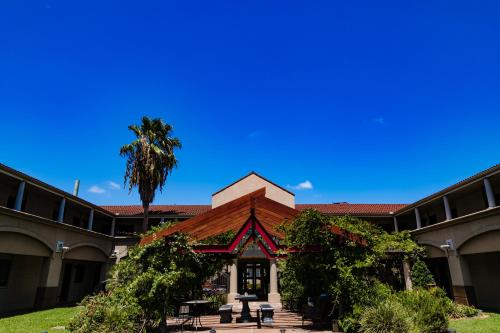 Vineyard Court Designer Suites Hotel - Best Hotels in College Station, TX