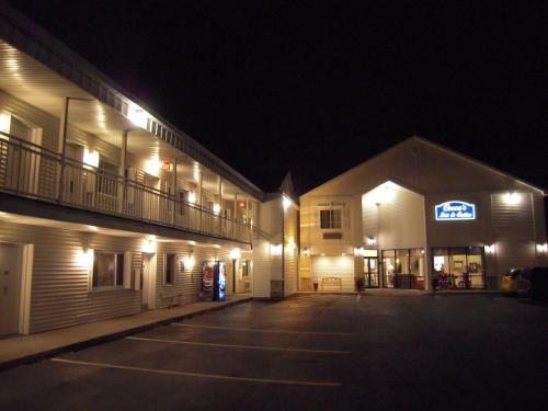 hotels with suites in Schenectady