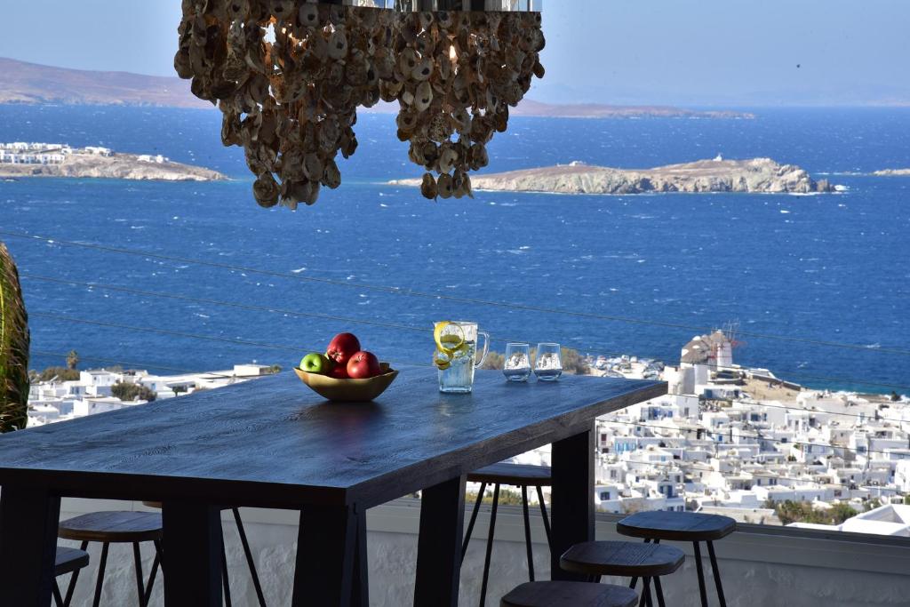 Hermes Mykonos Hotel - Best Hotels with Airport Shuttle Service in Greece
