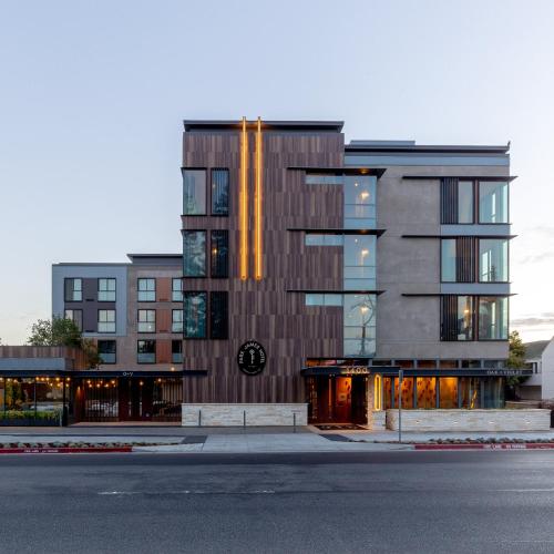 Park James - Best Pet-Friendly Hotels in Palo Alto, CA