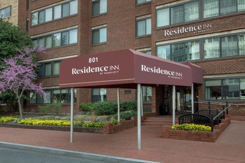 Residence Inn Washington, DC Foggy Bottom - Best Hotels with Free Breakfast in Washington, D.C.