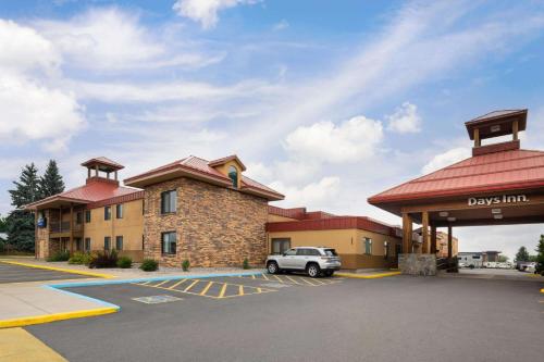 Days Inn & Suites by Wyndham Bozeman - Best Pet-Friendly Hotels in Bozeman, MT