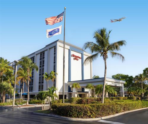 Hampton Inn Miami-Airport West - Best Hotels with Airport Shuttle Service in Miami, FL