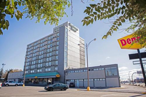 Sandman Hotel Lethbridge - Best Pool Hotels in Alberta