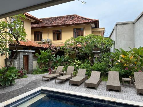 Villa Bunga Hotel - Best Hotels with Airport Shuttle Service in Indonesia