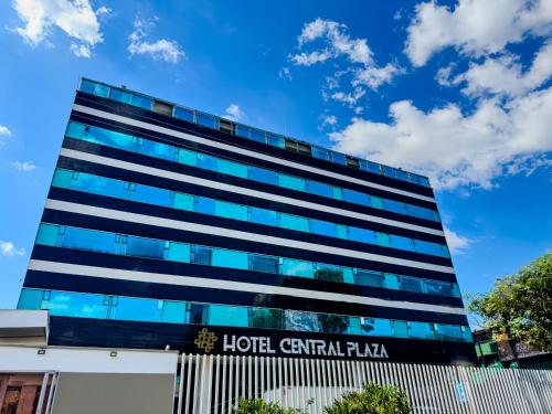 Hotel Central Plaza Medellin - Best Hotels with Free Breakfast in Colombia