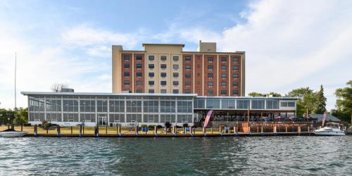 Niagara Riverside Resort; BW Premier Collection