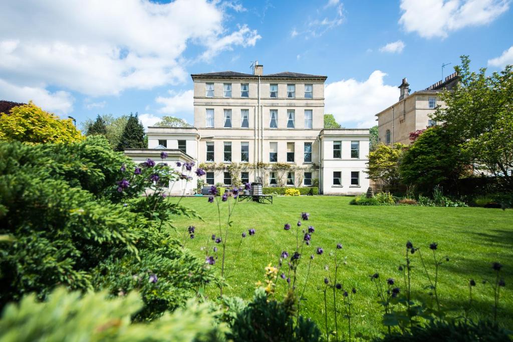 The Ayrlington Guesthouse - Bath Hotels with Parking