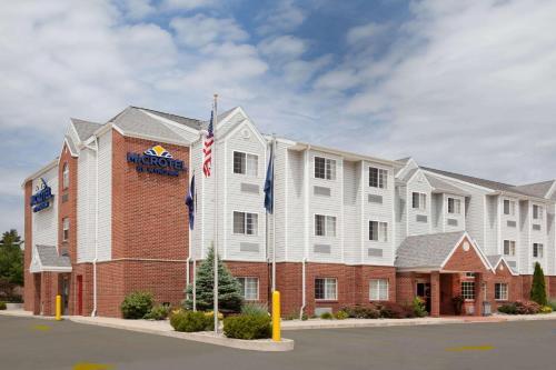 Microtel by Wyndham South Bend Notre Dame University - Best Parking Hotels in South Bend, IN